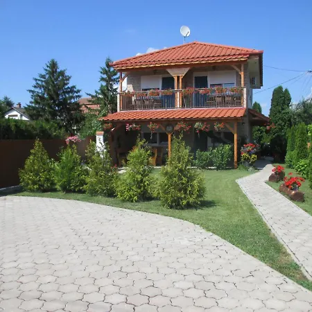 アパート Riviera ハイデゥソボスロー